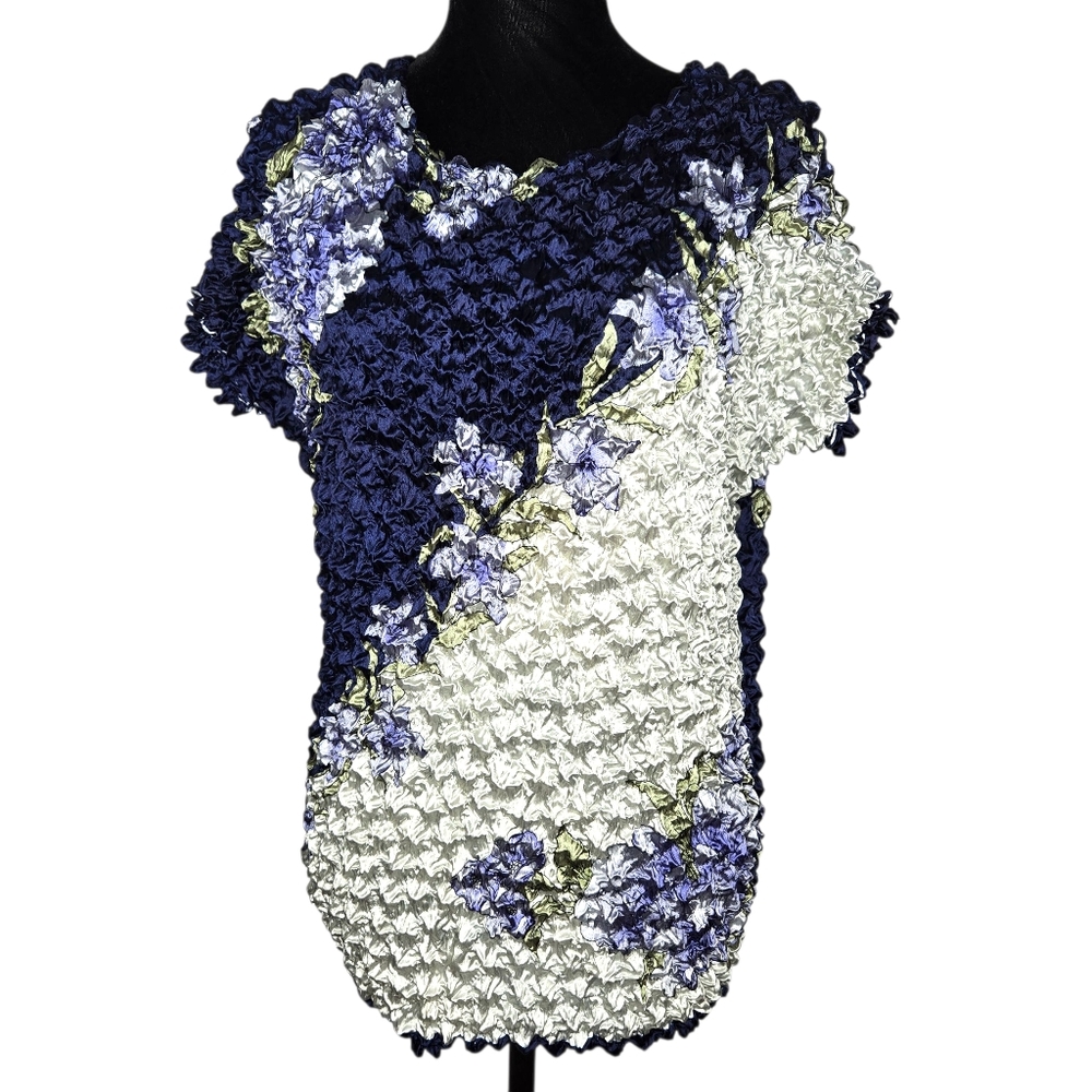Vintage Y2K Popcorn Bubble Top Size Medium Stretchy Floral Blue White Trendy